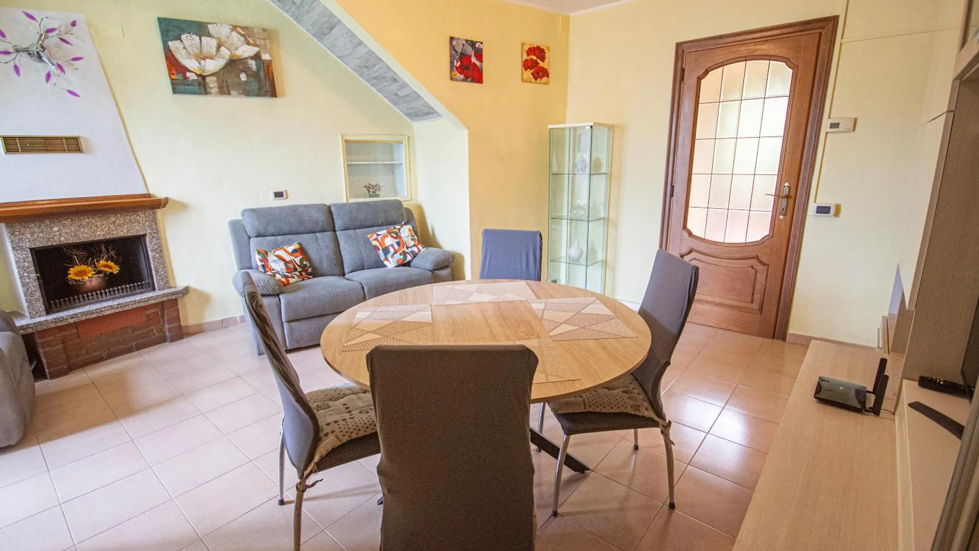 Apartament La Piccola Parigi Lezzeno 0*,